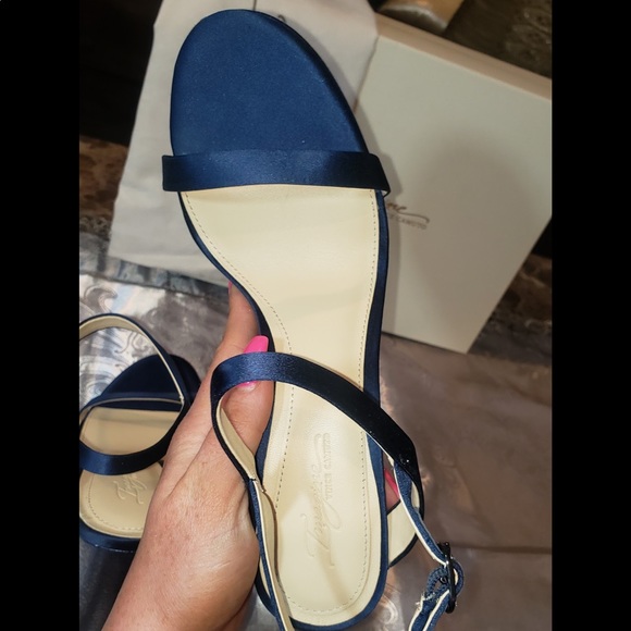 Vince Camuto Navy Satin Heels - Picture 4 of 10